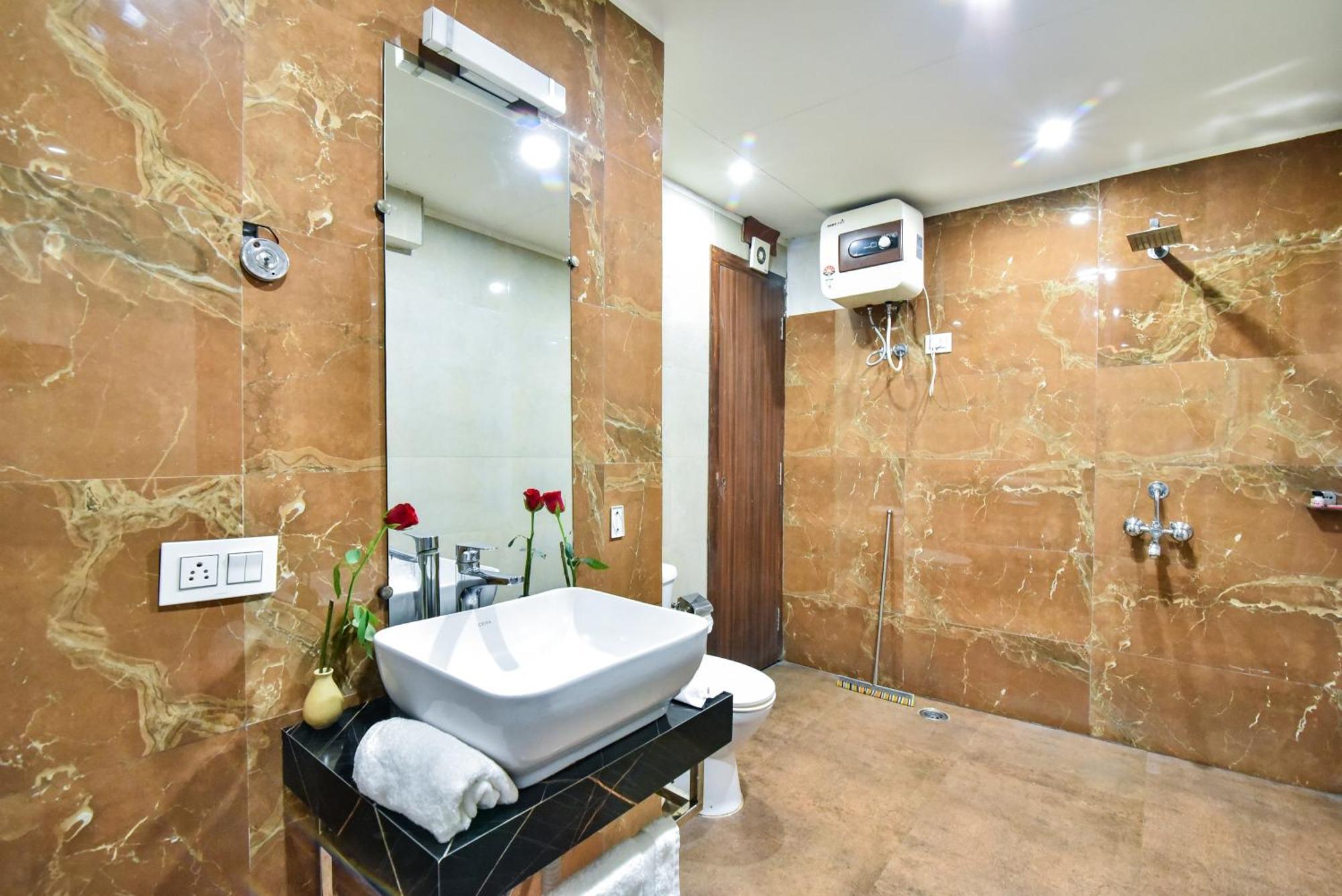 Pinaz Royale Hotel Amritsar Ngoại thất bức ảnh