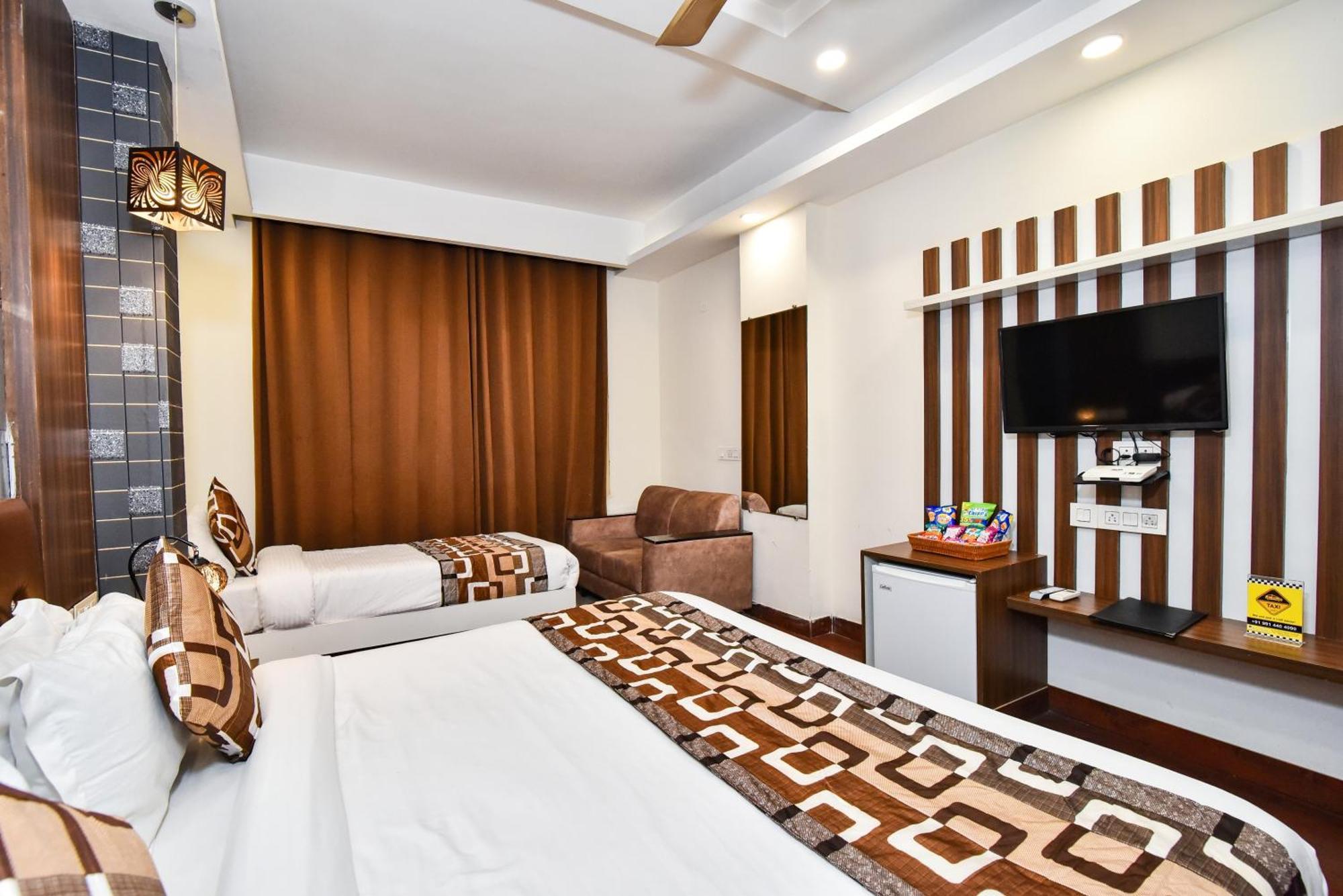 Pinaz Royale Hotel Amritsar Ngoại thất bức ảnh