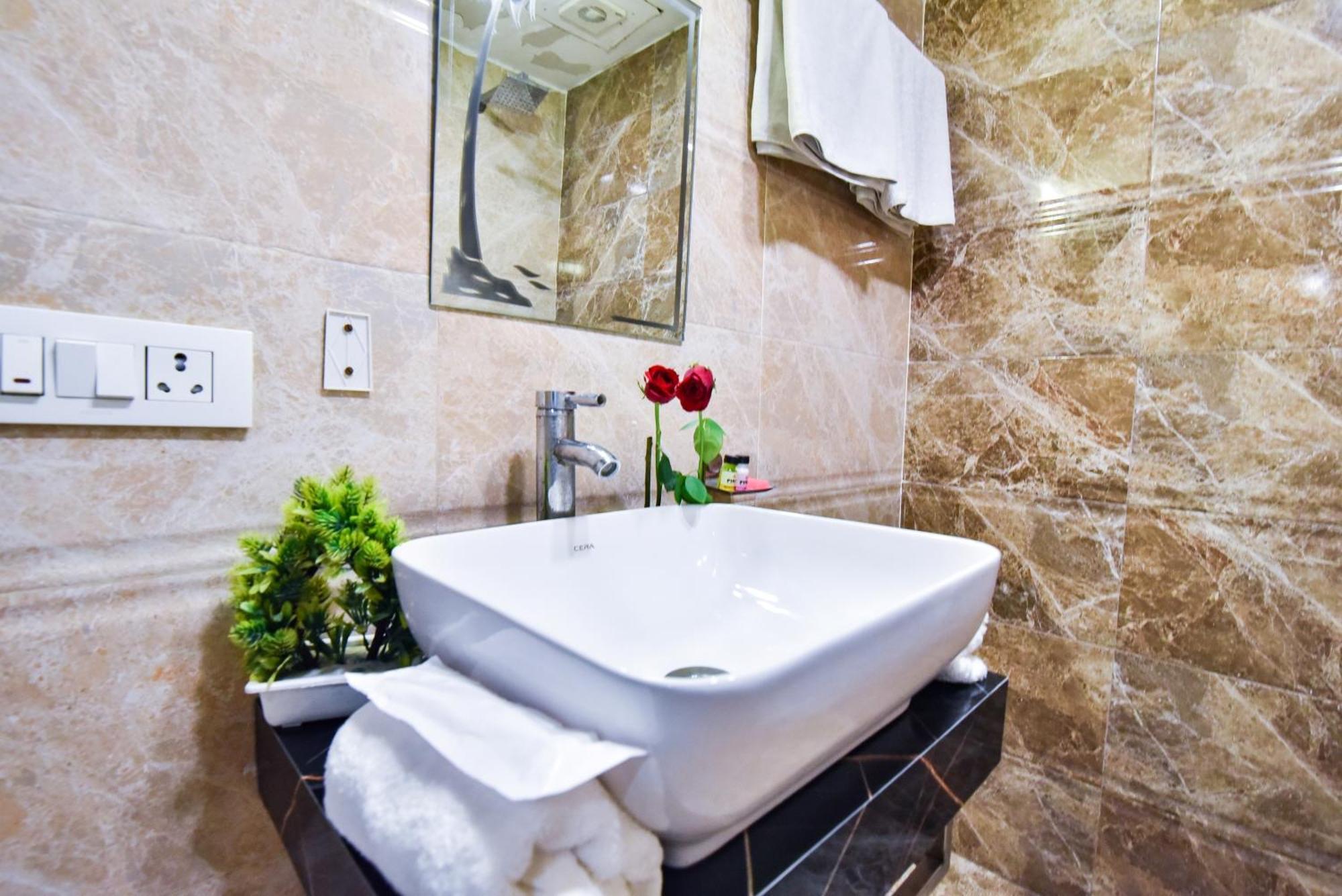 Pinaz Royale Hotel Amritsar Ngoại thất bức ảnh