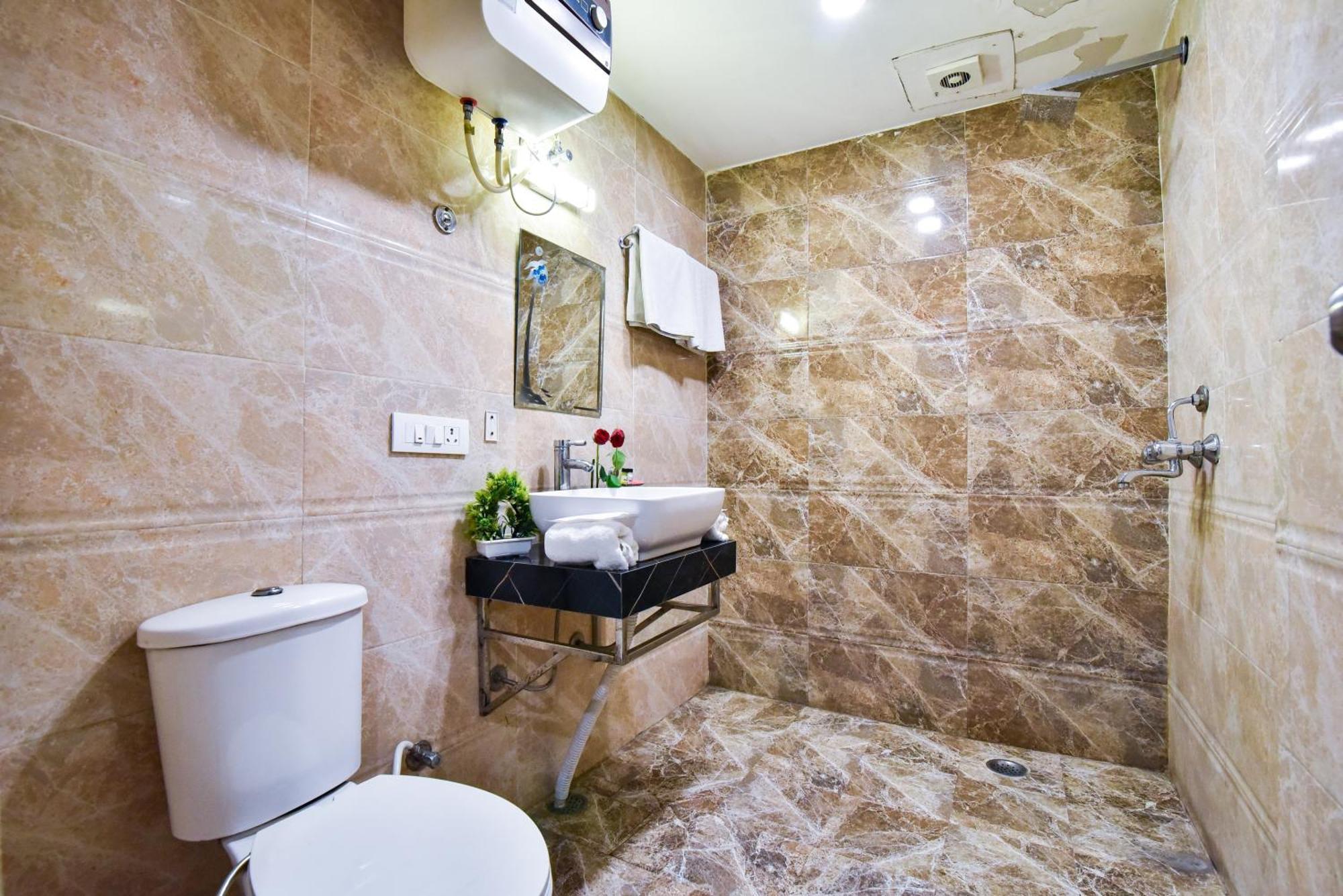 Pinaz Royale Hotel Amritsar Ngoại thất bức ảnh