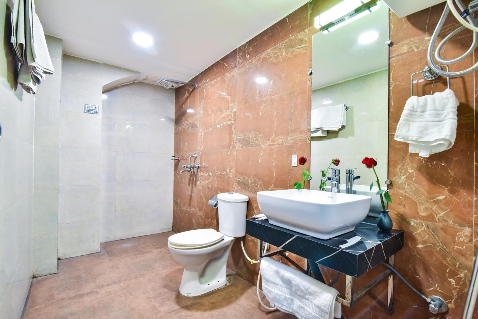 Pinaz Royale Hotel Amritsar Ngoại thất bức ảnh