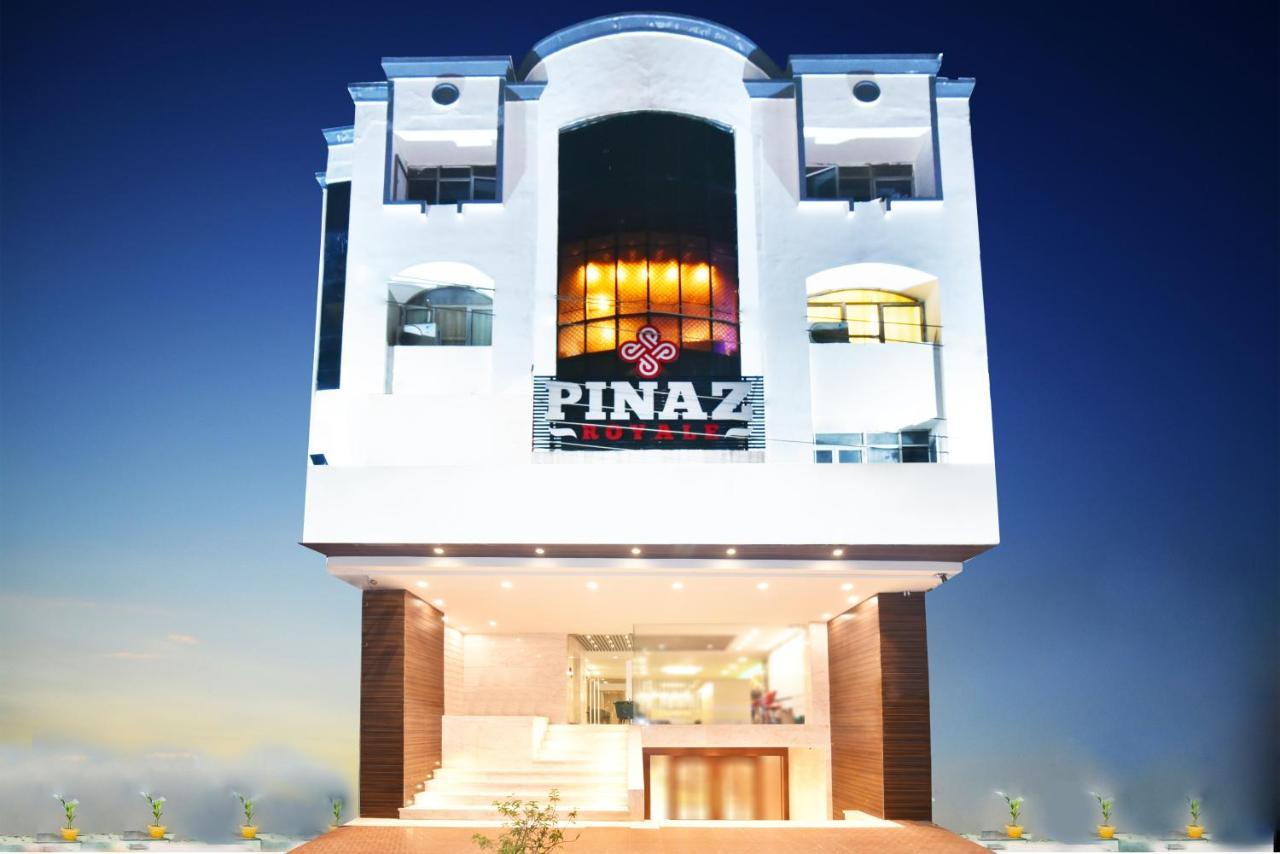 Pinaz Royale Hotel Amritsar Ngoại thất bức ảnh